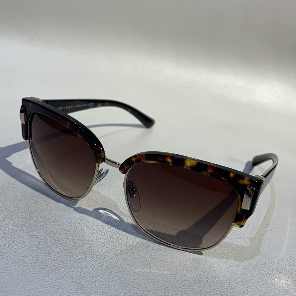 New Women’s Authentic Bvlgari sunglasses